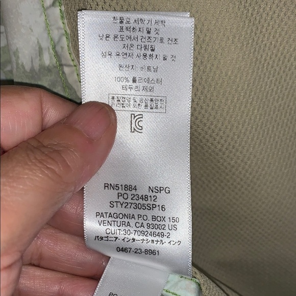 Gently Loved Patagonia Women's Floral Green Jacket —Windbreaker - Picture 10 of 11